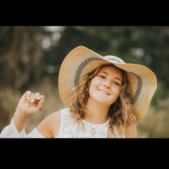 Meet your Posher, Sophie - Picture 1 of 1